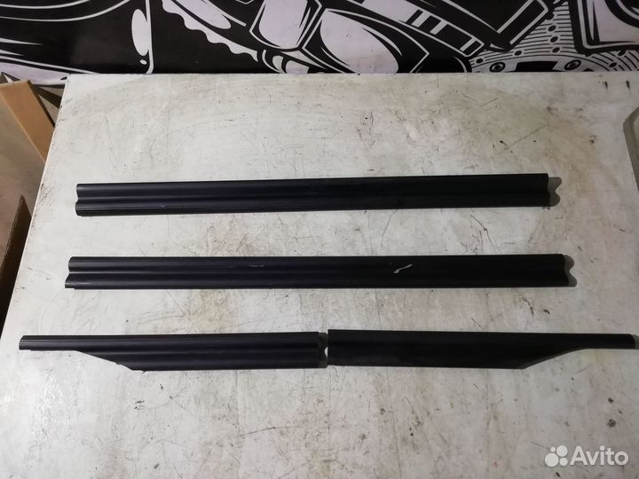 Накладки порогов салона BMW 5 E34