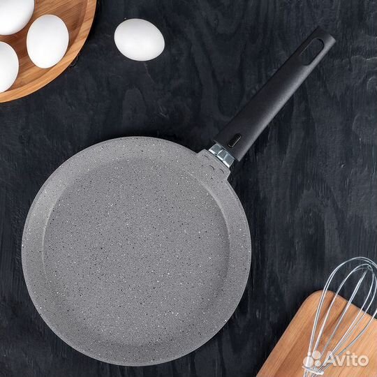 Сковорода блинная, d24 см, пластиковая ручка, анти