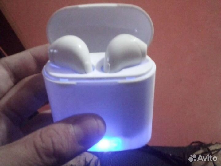 Безпроватные наушники простые