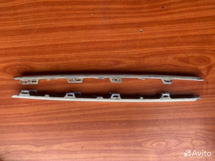 Молдинг заднего бампера Volkswagen Passat