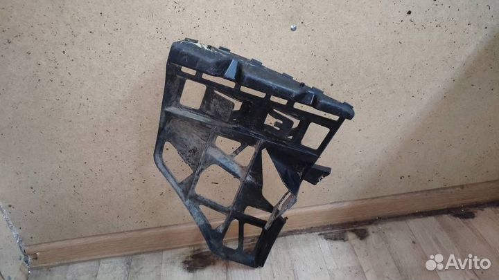 Кронштейн заднего бампера левый от Ford S-MAX 200