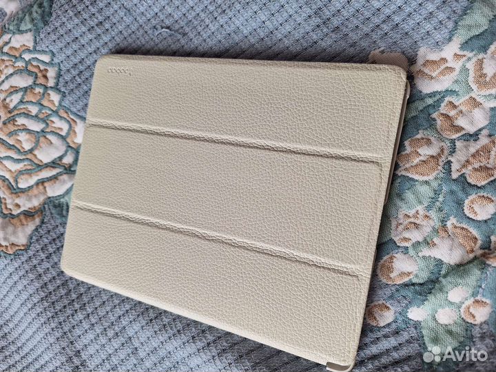 Чехол на iPad
