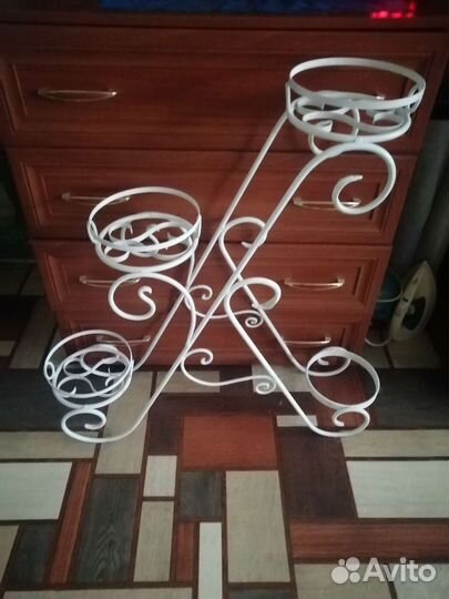 Подставка под цветы