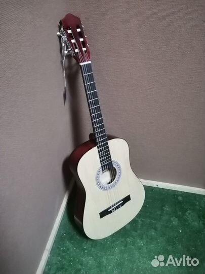 Гитара новая