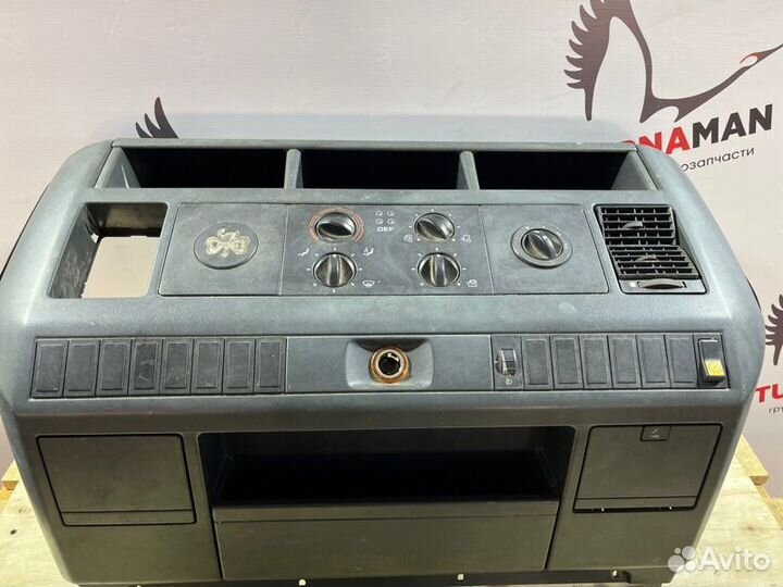 Консоль центральная Man Le 15.220 D0836 LFL01-06