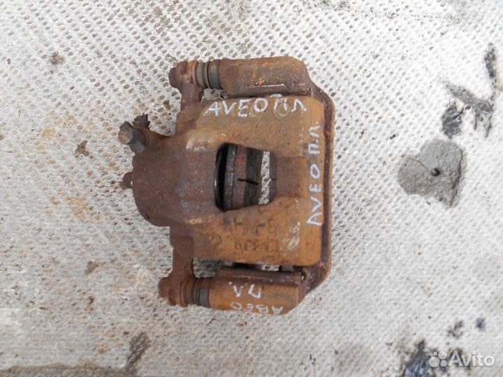 Передний левый суппорт Chevrolet Aveo T250