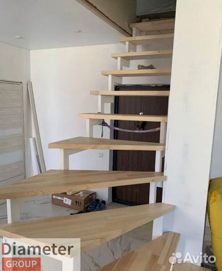 Лестница на монокосоуре, обшивка, ограждения