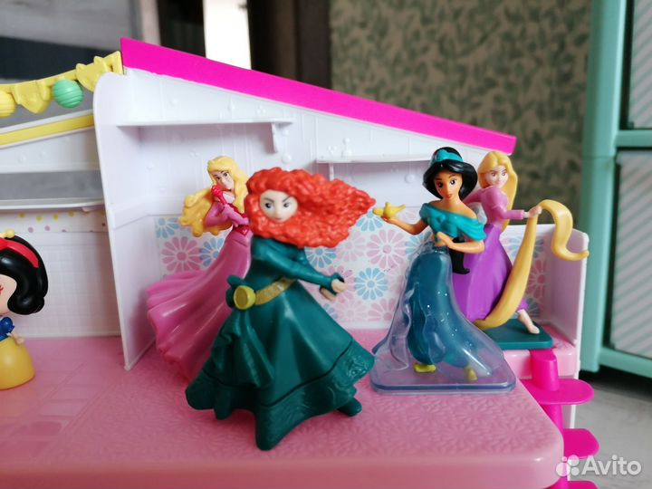 Кукольный домик с принцессами Disney