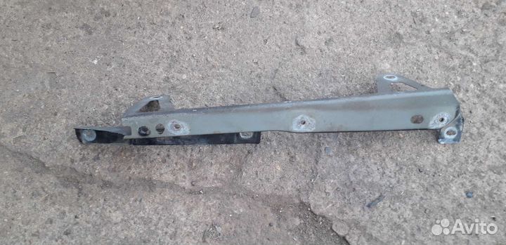Кронштейн накладка правого крыла Гранта Fl