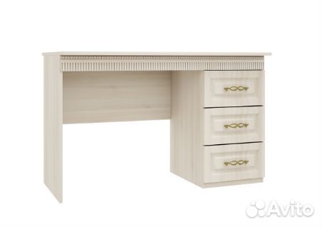 Белый письменный стол