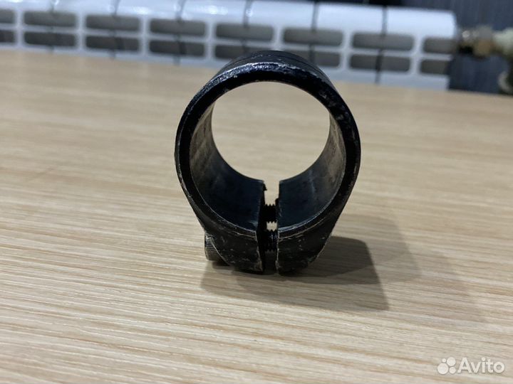 Зажим для трюкового самоката