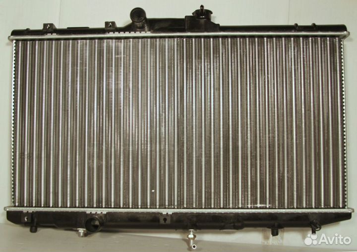 Радиатор охлаждения Toyota Corolla 7 E100