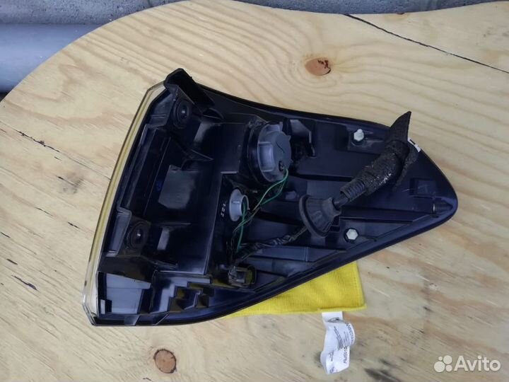 Фонарь задний правый Nissan Patrol Y62