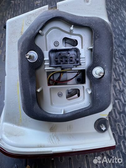 Фонарь задний правый внешний диодный