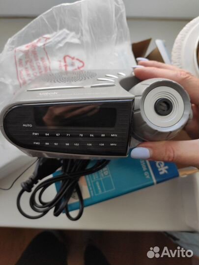 Новые часы с проектором и радио Vitek