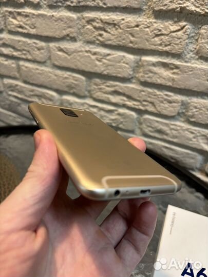 Samsung Galaxy A6, 3/32 ГБ