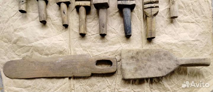 Старинный деревянный рубель и деревянная лопатка