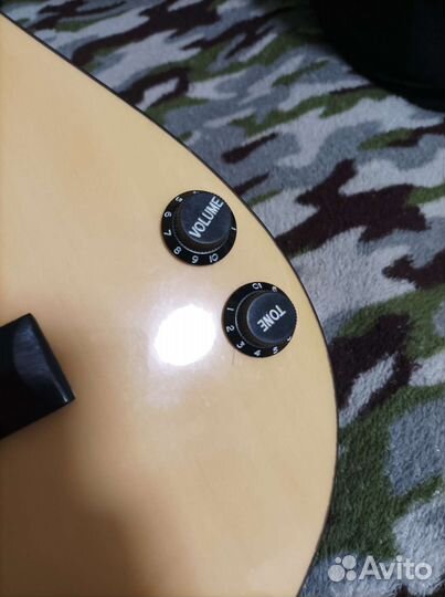 Гитара Veston со звукоснимателем