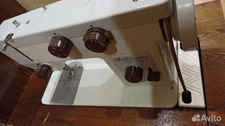 Швейная машина Чайка 143