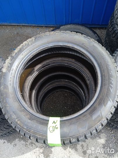 Pirelli Ice Zero 215/55 R17