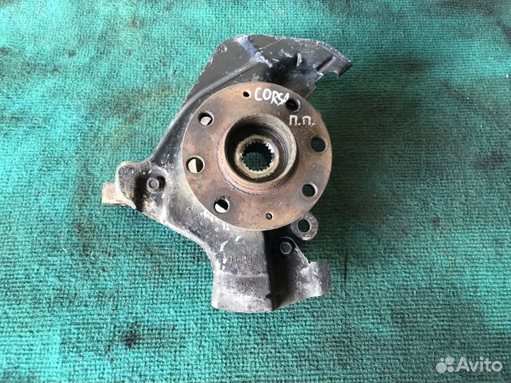 Левый Поворотный кулак Opel Corsa D