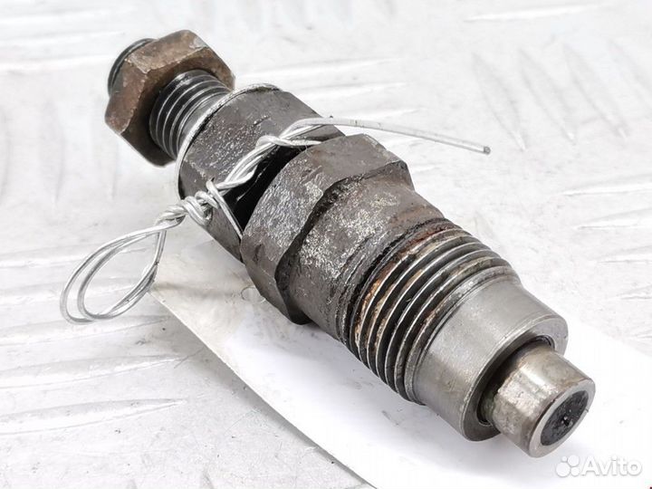 Форсунка Mitsubishi L200 3 2002 MD196607