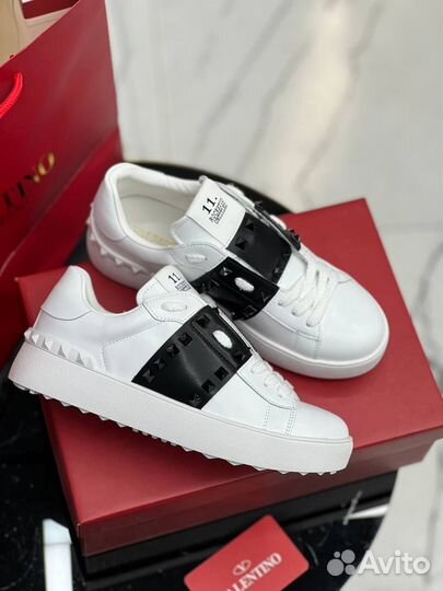 Кроссовки valentino