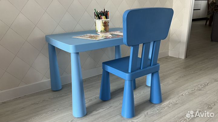 Столик и стульчик для детей IKEA