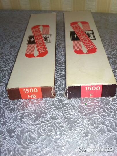 Карандаши чернографитовые простые