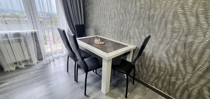 2-к. квартира, 72 м², 2/10 эт.