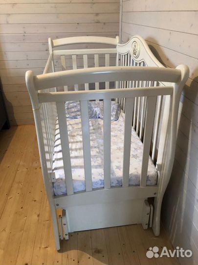 Кровать с маятником + матрас б/у