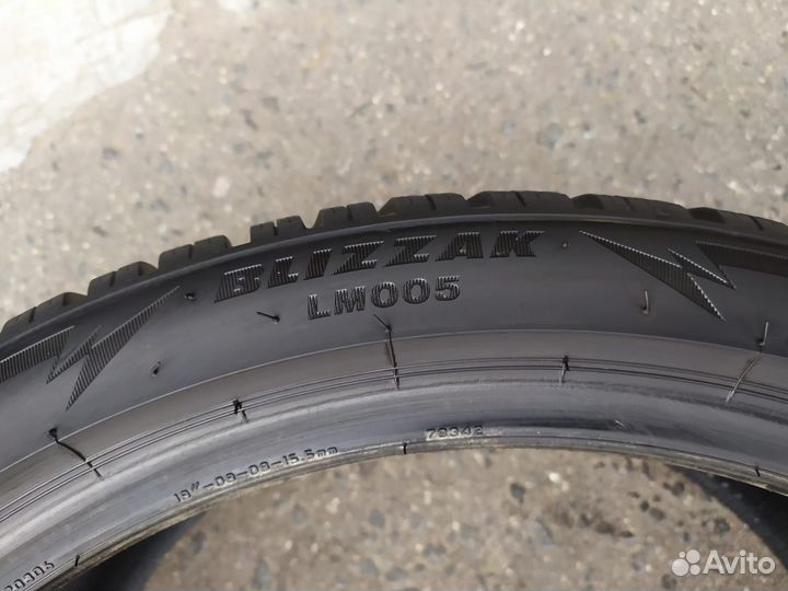 Bridgestone Blizzak LM-005 225/40 R19 и 255/35 R19 93W