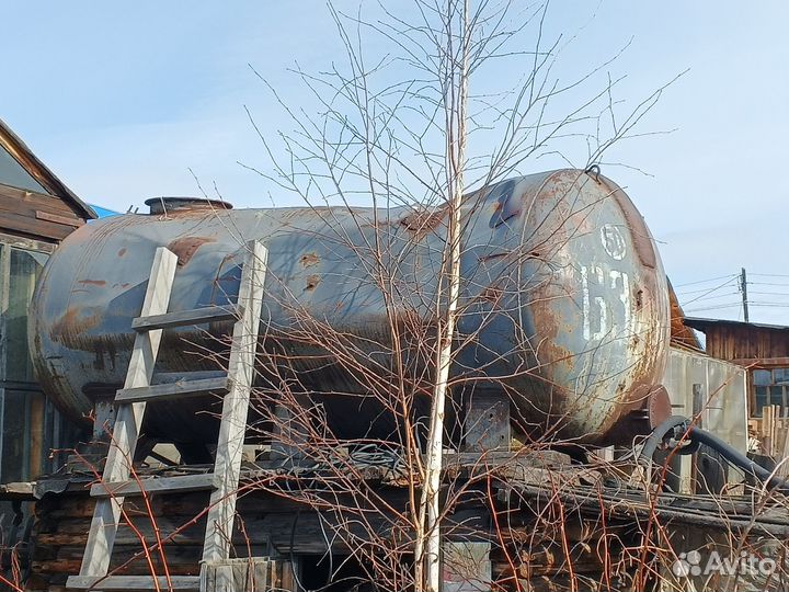 Продам ëмкость под воду