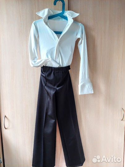 Костюм для бальных танцев мальчику 134 и чешки