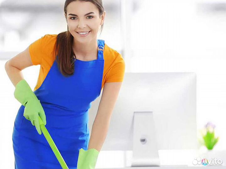 Сотрудник уборки на склад