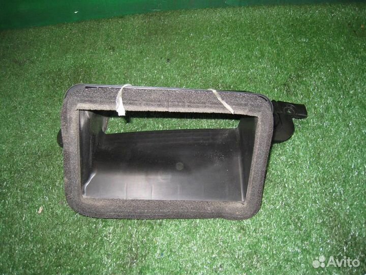 Воздухозаборник Toyota Auris E18 2015