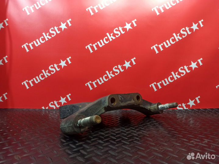 Кронштейн тяги реактивной камаз 5490