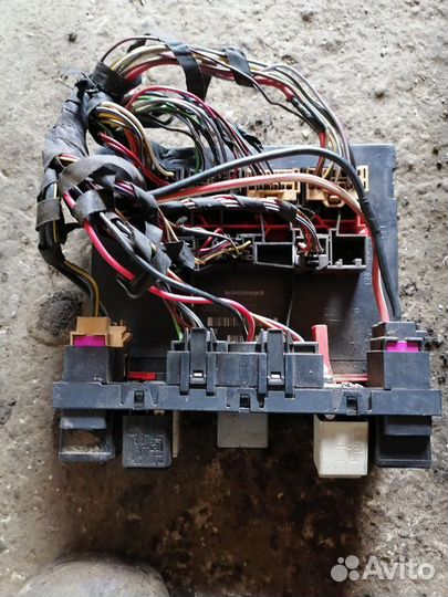Панель предохранителей фольксваген пасат Б6 2л