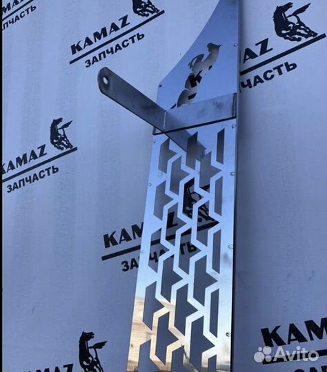 Панель под фанори Шмитц Защита лобового