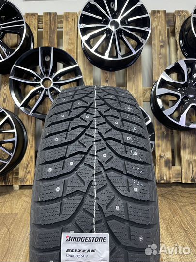 Bridgestone Blizzak Spike-02 SUV 235/55 R17 103T