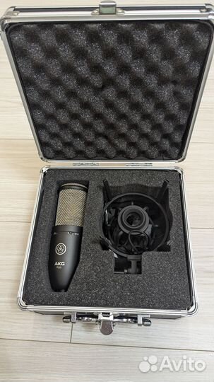 Конденсаторный микрофон AKG P220