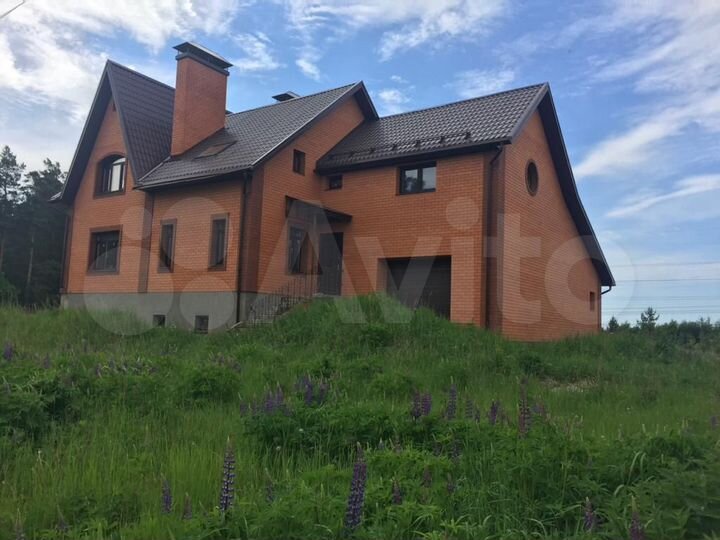 Коттедж 365 м² на участке 12 сот.