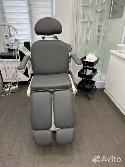 Педикюрное кресло с электроприводом 3 мотора