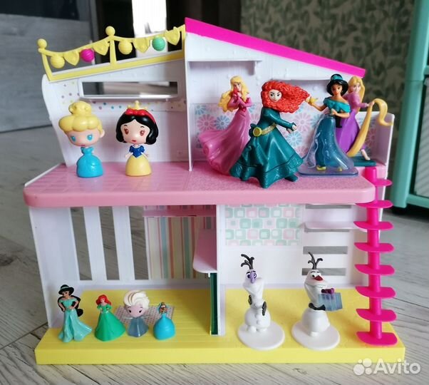Кукольный домик с принцессами Disney
