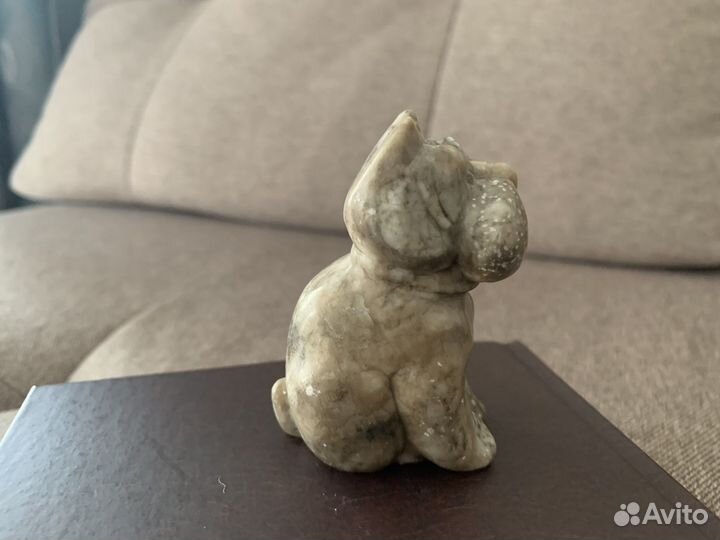 Собака статуэтка из камня