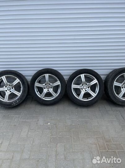 Nokian Tyres Hakka Sipe WR 225/55 R16