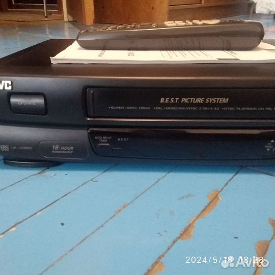 Видеомагнитофон кассетный JVC