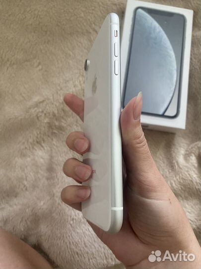 Телефон iPhone XR 64гб