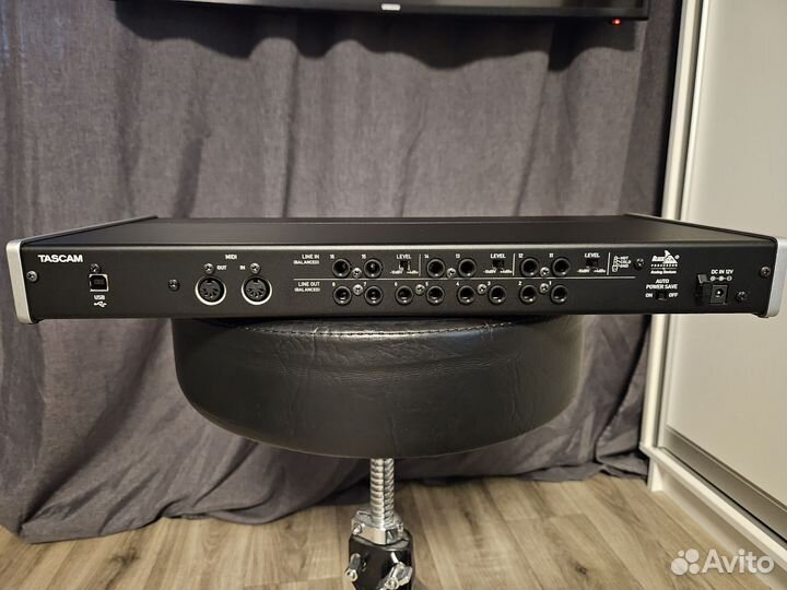 Tascam US-16x08 аудио интерфейс