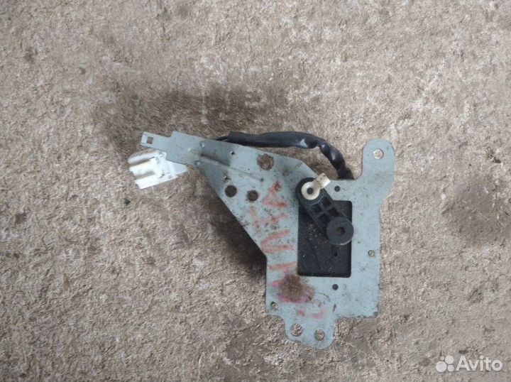 Сервопривод заслонки отопителя Hyundai Sonata EF